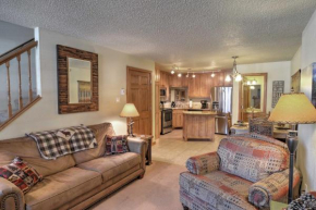 Red River Home with 2 Balconies - 1 Block to Main St